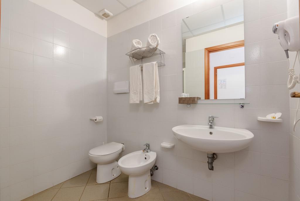Hotel Moderno Trapani Bagian luar foto